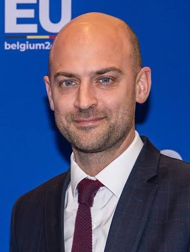 وزير الخارجية الفرنسي يؤكد دعم بلاده لمنظمة حظر الأسلحة الكيميائية