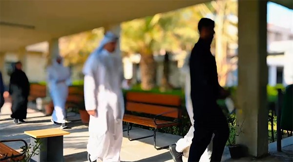 «الداخلية»: ضبط مقيم مصري ومواطنة متلبسين ببيع واستخدام طوابع حكومية مزورة