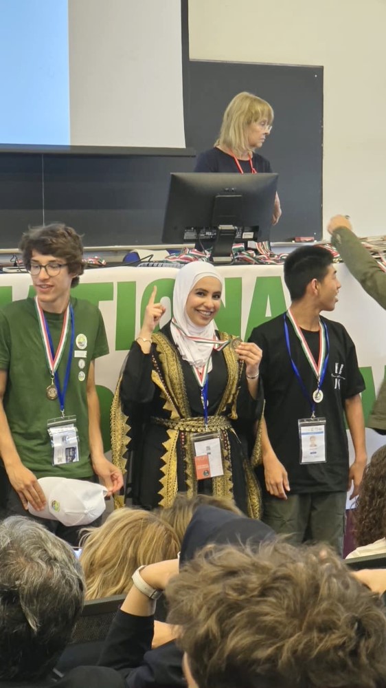 طلبة الكويت يحققون إنجازاً علمياً متميزاً ويحصدون 8 ميداليات في أولمبياد علوم الأرض الدولي الـ19 في تورينو