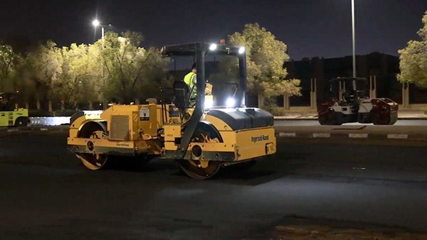 «الأشغال»: تنفيذ أعمال جذرية لرفع كفاءة الطرق في «العارضية»