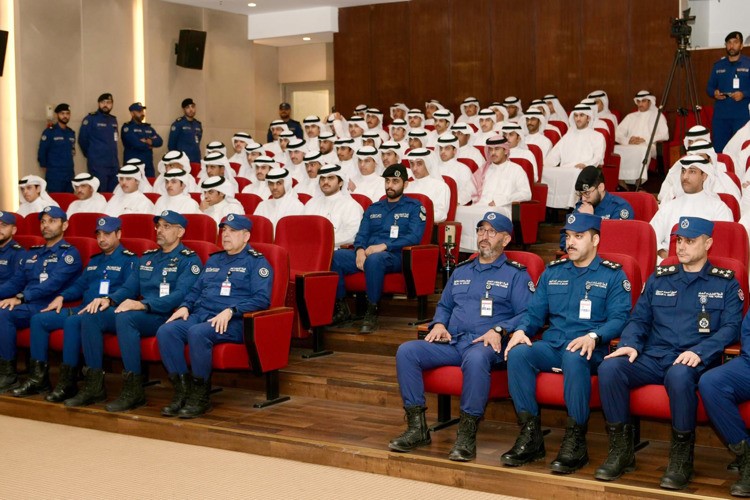 رئيس قوة الإطفاء العام اللواء طلال الرومي وأعضاء لجنة المقابلات في مقدمة حضور القرعة