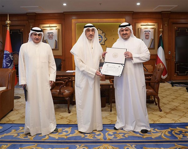 ‏اليوسف للمكرمين من منتسبي «مكافحة المخدرات» : الكويت كلها فخورة بكم وعلى رأس الجميع سيدي صاحب السمو وسمو ولي العهد ورئيس الوزراء.. فقد أسهمتم في حماية أبنائنا من خطر هذه السموم