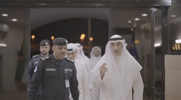 النائب الأول يطلع على خطط التطوير وتطبيقات الذكاء الاصطناعي والارتقاء بمستوى العمل في الأدلة الجنائية