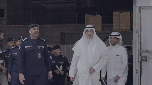 النائب الأول يطلع على خطط التطوير وتطبيقات الذكاء الاصطناعي والارتقاء بمستوى العمل في الأدلة الجنائية
