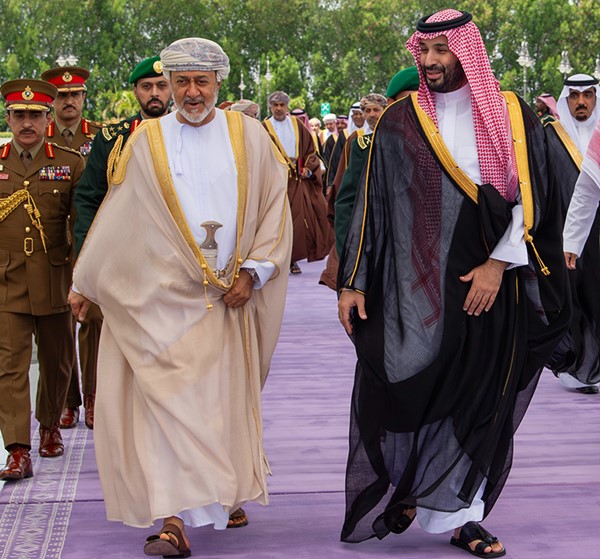 ولي العهد السعودي وسلطان عُمان يبحثان تطورات الأوضاع في المنطقة