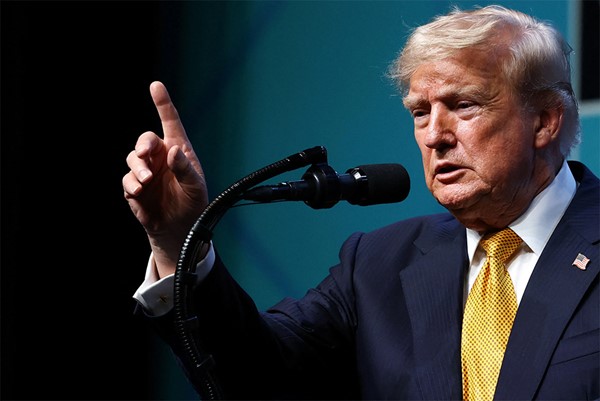 الرئيس الأميركي يؤكد سيطرة الولايات المتحدة على مضيق هرمز: هل ينبغي تغيير اسمه إلى «مضيق ترامب»؟
