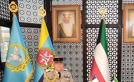 رئيس الأركان بحث مع الملحق العسكري الفرنسي تطوير التعاون والتمارين المشتركة