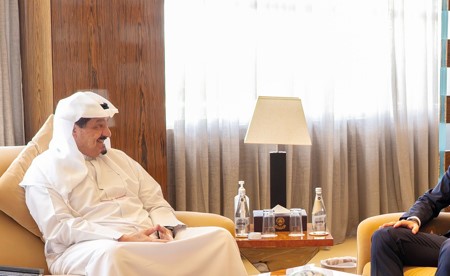 رئيس الوزراء يبحث مع رئيس «إيرباص» في أفريقيا والشرق الأوسط التعاون في الطيران والنقل الجوي