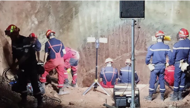 سباق مع الزمن لإنقاذ الطفل أيوب بعد سقوطه في بئر بولاية البيض الجزائرية