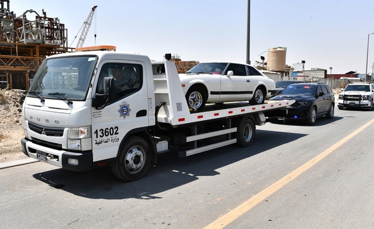 بالفيديو الداخلية إحالة مستهتر إلى المركزي وكبس مركبته