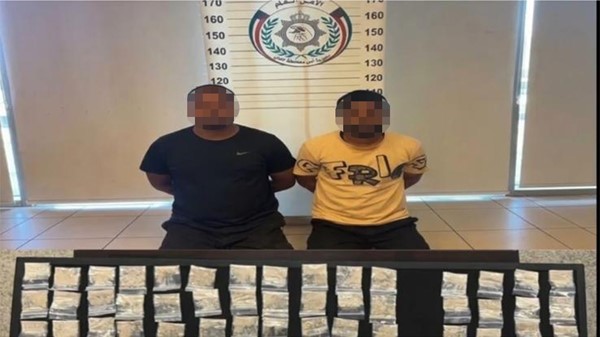 سقوط شخصين بـ 163 كيس هيروين في حولي