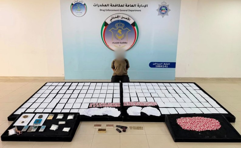 الداخلية سحب حيازة إسطبل مؤجر إثر ضبط تاجر مخدرات بحوزته سلاح ناري