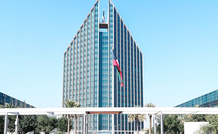 التطبيقي يستكمل إجراءات شغل عدد من الشواغر الوظيفية والإشرافية