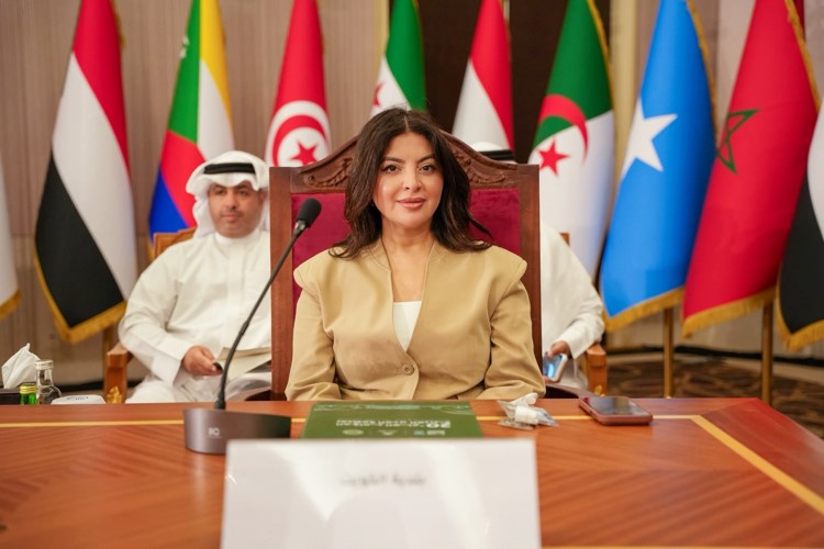 مدير عام البلدية م. منال العصفور خلال ترؤسها وفد الكويت في الاجتماع