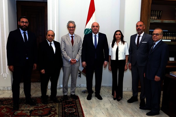الرئيس اللبناني يستعرض مع رئيس «الشفافية الدولية» جهود مكافحة الفساد وتعزيز الحوكمة