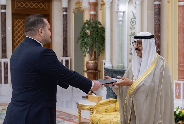 الأمير يتسلّم أوراق اعتماد عدد من السفراء