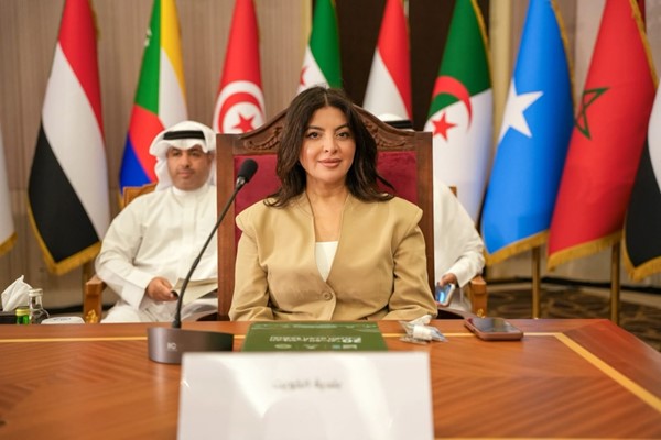 منال العصفور: تطبيق مفاهيم المدن الذكية ضمن مسار التحول العمراني والاستفادة من البيئة الرقمية وتقنية الاتصالات والمعلومات