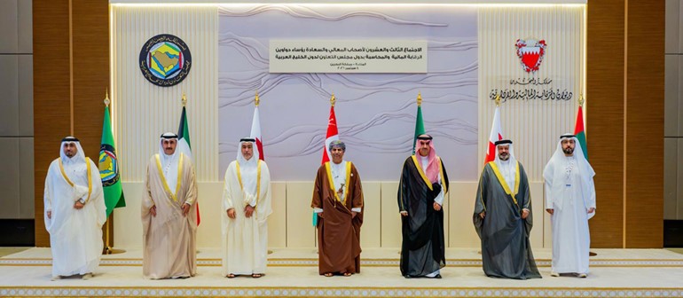 رئيس ديوان المحاسبة عصام الرومي مع المشاركين في اجتماعرؤساء دواوين الرقابة الخليجيين 23 بالمنامة