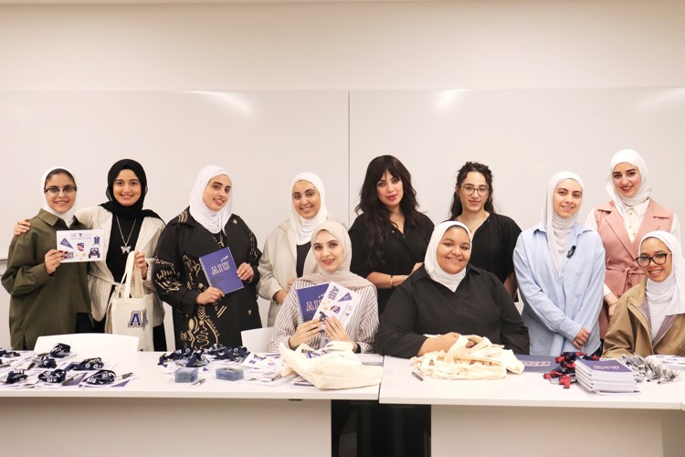 الجامعة الأمريكية الدولية تستقبل أكثر من 1200 طالب جديد خلال اللقاء التنويري التعريفي للطلبة الجدد لخريف 2026 - 2027