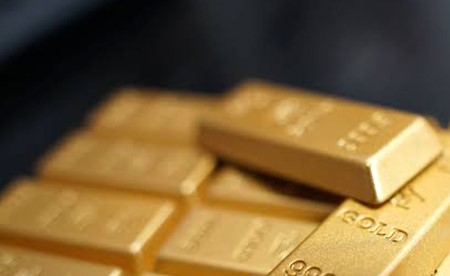 الذهب يتراجع وسط ترقب مسار الفائدة