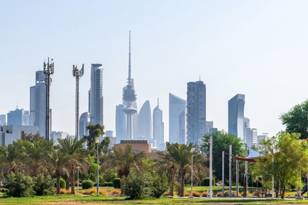 «الأرصاد»:طقس حار ورطب مع فرصة لتكوّن الضباب على بعض المناطق