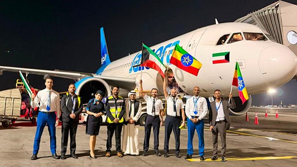  جانب من احتفال شركة طيران الجزيرة بإطلاق أول رحلة إلى أديس أبابا 
