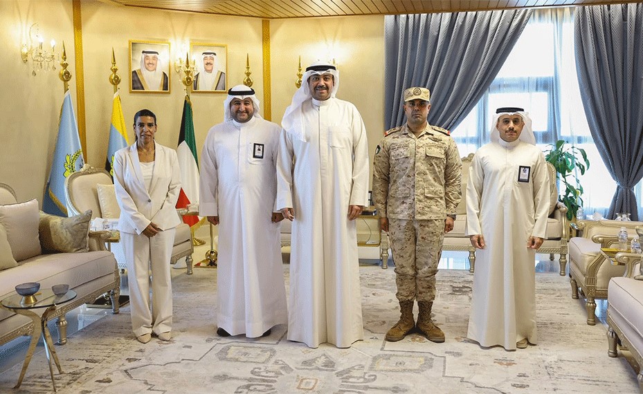 العلي يستقبل وائل الصباح وعنود الطريمان بمناسبة تعيينهما بدرجة وكيل وزارة مساعد في الدفاع