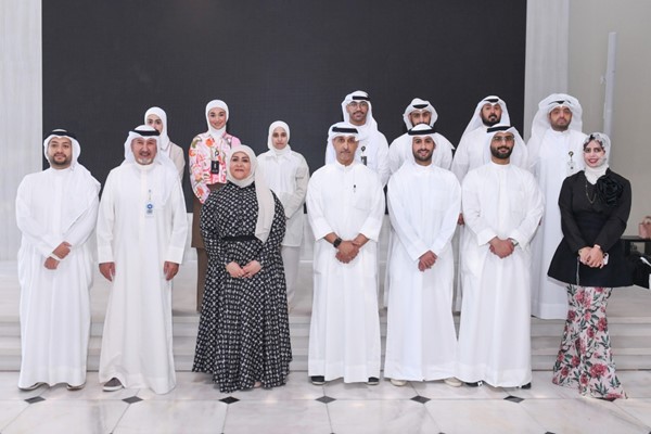 وفد من وزارة النفط يزور وكالة (كونا) ويطلع على آلية عملها وخدماتها الإخبارية