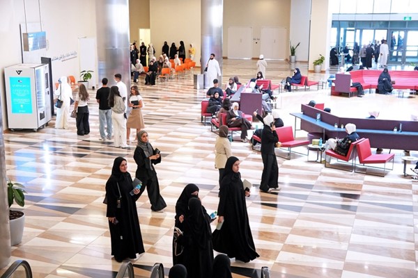 جامعة الكويت تستقبل أبناءها الطلبة والطالبات في اليوم الأول من العام الجامعي 2026/2027