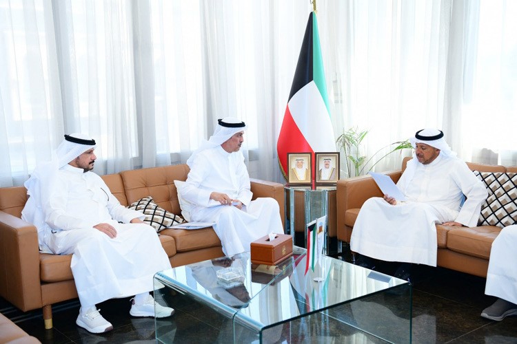 عذبي الناصر يلتقي المواطنين ويبحث تعزيز الخدمات والسلامة ودعم المبادرات المجتمعية