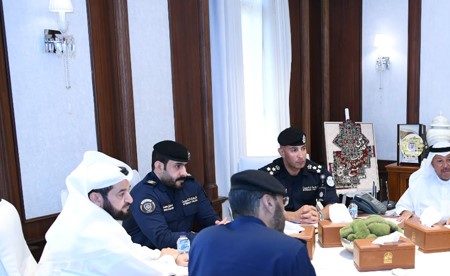 عذبي الناصر يبحث خطة تأمين عودة المدارس وتعزيز الانسيابية المرورية في الفروانية