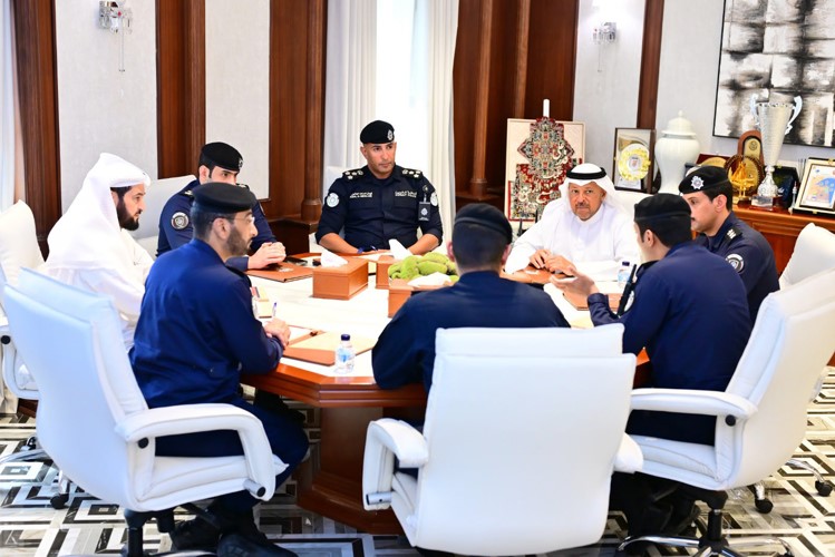 عذبي الناصر يبحث خطة تأمين عودة المدارس وتعزيز الانسيابية المرورية في الفروانية