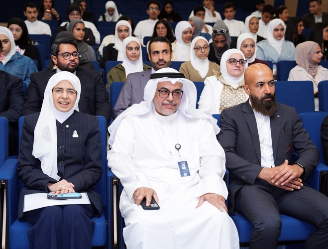 مديرة جامعة عبدالله السالم د. منى الأحمد والقائم بأعمال عميد كلية الطب والعلوم الصحية د. عايد خضر عايد خلال اللقاء