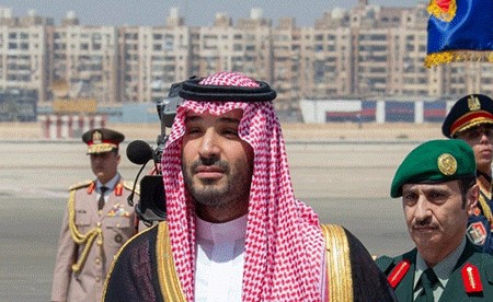 الرئيس المصري يستقبل ولي العهد السعودي في القاهرة