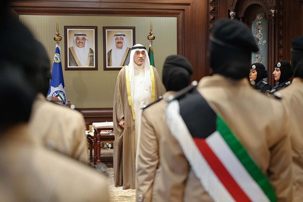 رئيس الوزراء بالإنابة شهد أداء القسم لـ 14 خريجة ضمن أول ابتعاث للشرطة النسائية إلى قطر: الالتزام بتطبيق القانون وصون حقوق الجميع