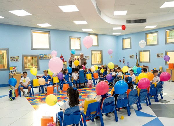 «الصغار» يدشنون عامهم الدراسي.. و«المرور» يؤمّن طريقهم إلى الروضات