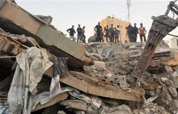 استشهاد 11 فلسطينياً بينهم 5 أطفال جراء انهيار مبنى سكني في غزة