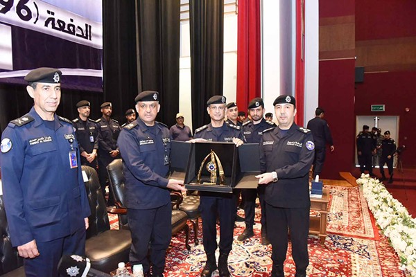 وكيل «الداخلية» يشهد حفل تخريج 268 طالباً في مدرسة الشرطة الدفعة 96 برتبة شرطي