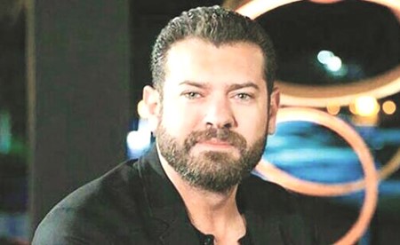 عمرو يوسف.. ورجال الإطفاء