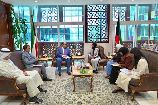 الحويلة تبحث مع سفير أوكرانيا تعزيز التعاون في مجالات الشؤون الاجتماعية وحماية الطفولة