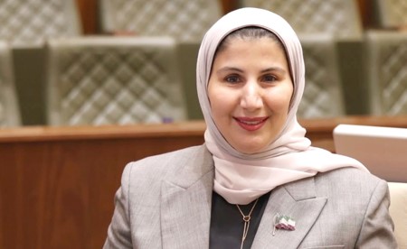 الفارسي: اعتماد مواصفات ومعايير للاستدامة في تصميم وتنفيذ مواقف السيارات