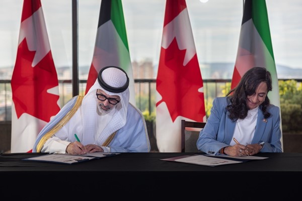 وزير الخارجية يوقع مع نظيرته الكندية مذكرة تفاهم في مجال الدفاع والأمن