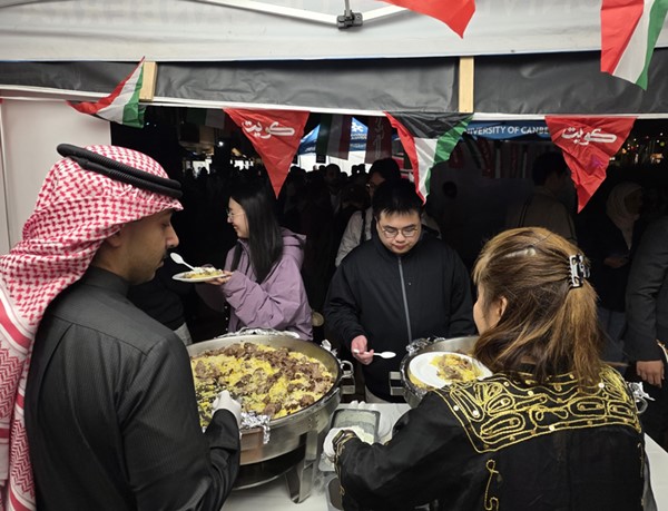 سفير الكويت لدى أستراليا: المشاركة في اليوم الثقافي بجامعة كانبرا تعكس ثراء الهوية الكويتية وتعزز التواصل بين الشعوب
