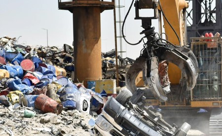 بالفيديو.. إحالة متهمين عرّضا حياة مستخدمي الطريق للخطر إلى «المركزي» وكبس مركبتيهما