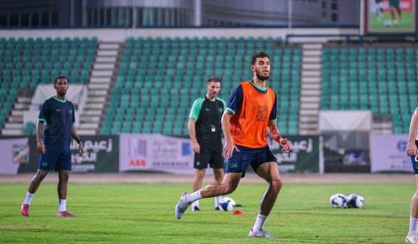  وليد ولد الشيخ في التدريب الاول مع العربي