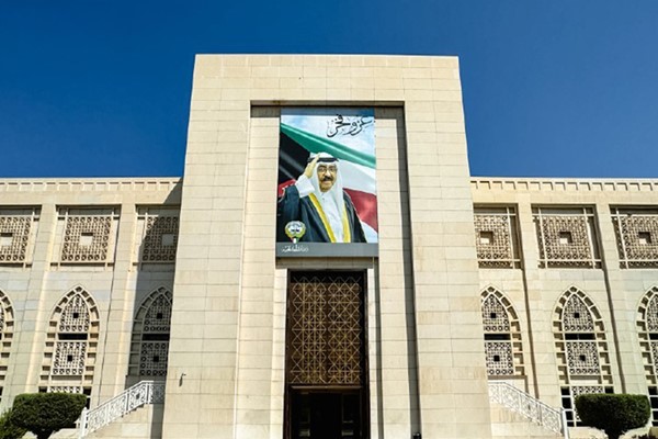 تعيين سفيرين فوق العادة ومفوضين لدى عمان واليابان