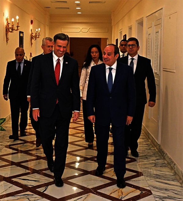 السيسي يؤكد لمدير «سي آي إيه» موقف مصر الداعم لأمن وسيادة الدول العربية ورفض أي اعتداء عليها