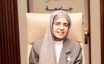 54 طالباً وطالبة يدشنون الدفعة الأولى في كلية الطب بجامعة عبدالله السالم