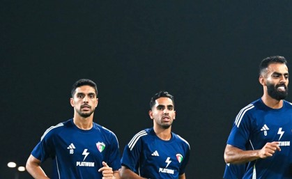 «الأزرق» كامل العدد قبل يومين من البطولة