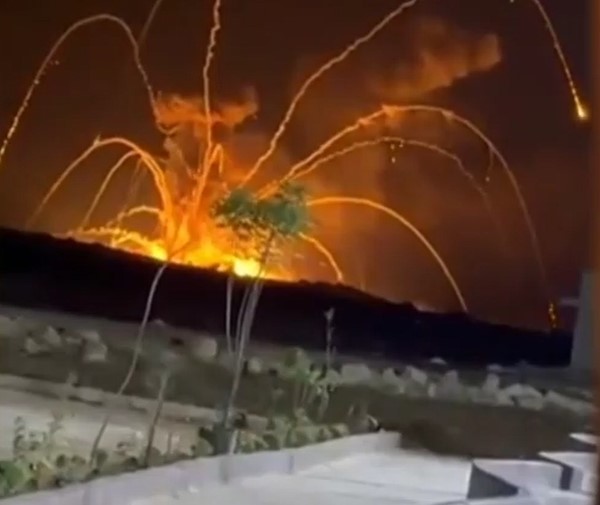 انفجارات في أحد مواقع الجيش السوري بمحيط بلدة العيس جنوب حلب